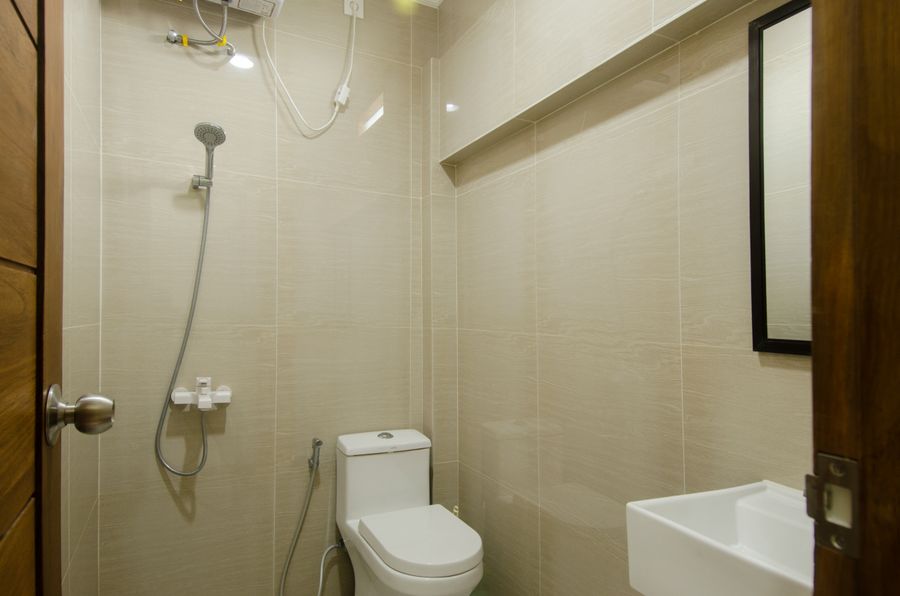 bano moderno ducha sanitario 1 Baño moderno con ducha y sanitario