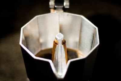 Guía para usar cafetera italiana: pasos, consejos y trucos para café perfecto
