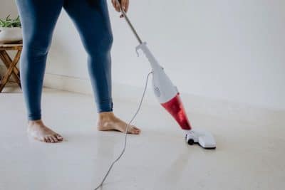 Cómo elegir una aspiradora: tipo, medidas, succión y filtro para tu casa