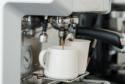 Cafetera eléctrica vs italiana vs espresso: medidas, presión y cuál elegir